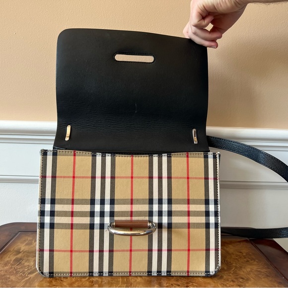 Burberry The D-Ring Medium Bag in Tan Leather with Vintage Check Motif - Picture 2 of 11